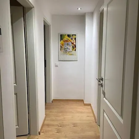 Gemuetliche Wohnung, Tolle Lage, Auch Fuer Messe Apartment Meerbusch
